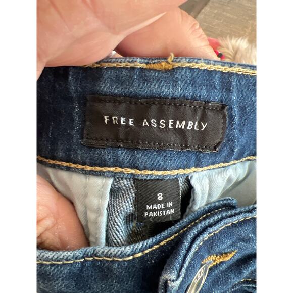 Free Assembly size 8 wide leg jeans - Picture 3 of 4